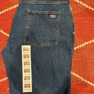 NWT USA works blue jeans size 38x32